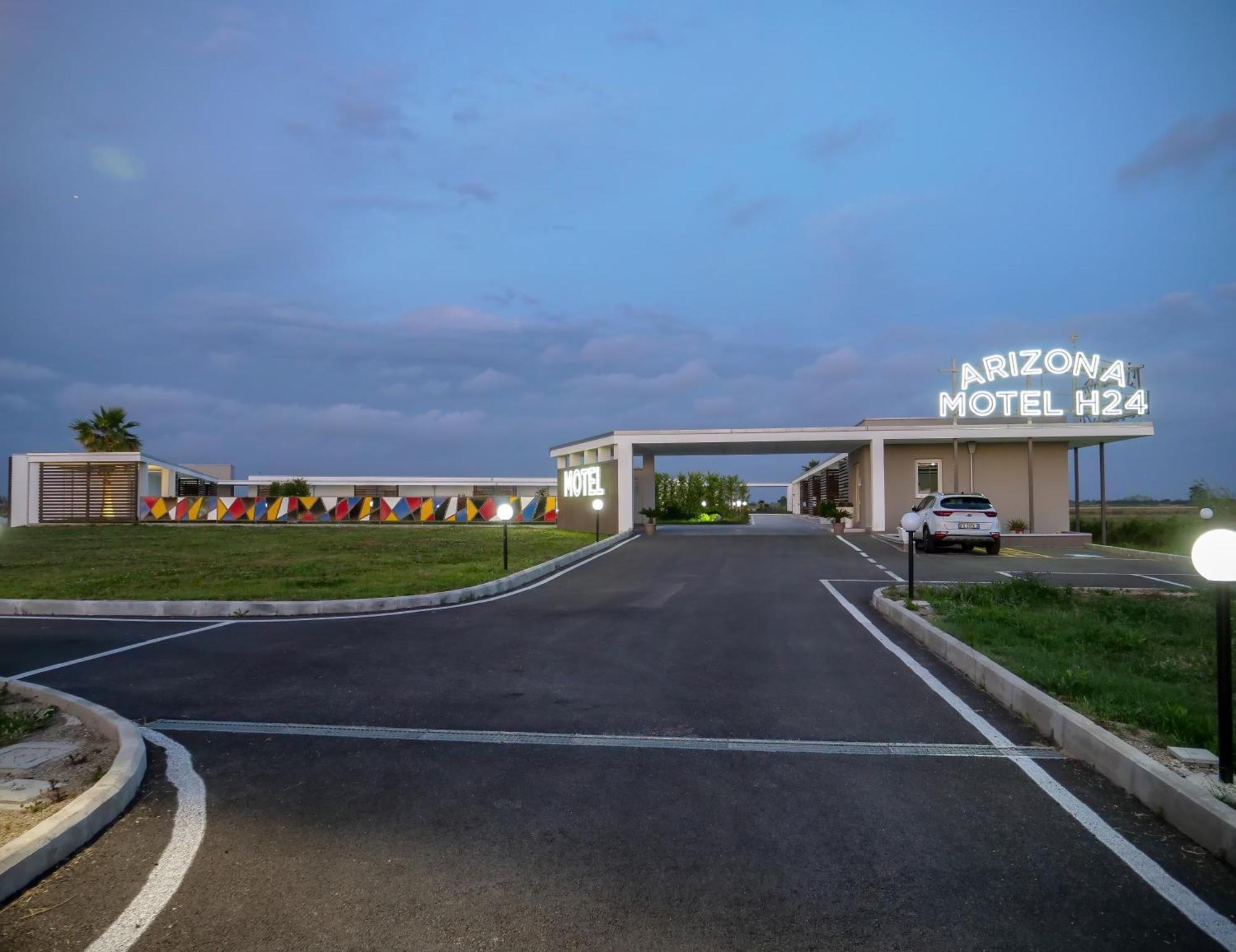 Arizona Motel กัสเตลโวลตูร์โน ภายนอก รูปภาพ