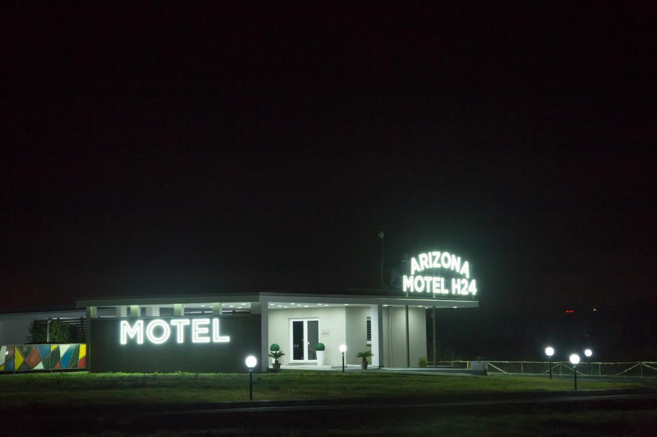 Arizona Motel กัสเตลโวลตูร์โน ภายนอก รูปภาพ